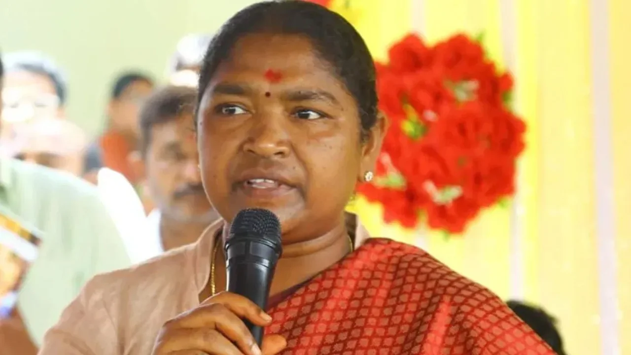 Seethakka: బీజేపీ పెద్ద‌ల‌తో కేసీఆర్ ప‌ర్మిష‌న్ ఇప్పించారు.. త‌ల‌సాని కుమారుడు డైరెక్ట‌ర్.. ఇథ‌నాల్ ఫ్యాక్ట‌రీపై సీత‌క్క‌