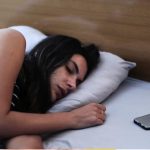 Side Effects of Mobile: ఫోన్ పక్కన పెట్టుకుని పడుకుంటున్నారా..? అయితే ఈ తిప్పలు తప్పవు