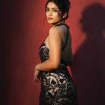 Eesha Rebba: మెస్మరైజింగ్ లుక్స్‌తో ఆకట్టుకుంటున్న ఈషా రెబ్బా..