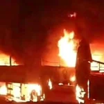 Tipper Hit to Travel Bus: పల్నాడులో ఘోరం ప్రమాదం.. ట్రావెల్ బస్సు ఢీకొట్టిన టిప్పర్.. ఐదుగురు సజీవ దహనం