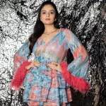 Sreemukhi Birthday Special: చిట్టి పొట్టి డ్రెస్సులో సెగలురేపుతున్న శ్రీముఖి..