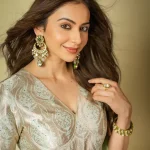 Rakul Preet Singh: రకుల్ ప్రీత్ సింగ్ అందం చూస్తే.. మంత్ర ముగ్దులు కాని కుర్రకారు ఉంటారా?