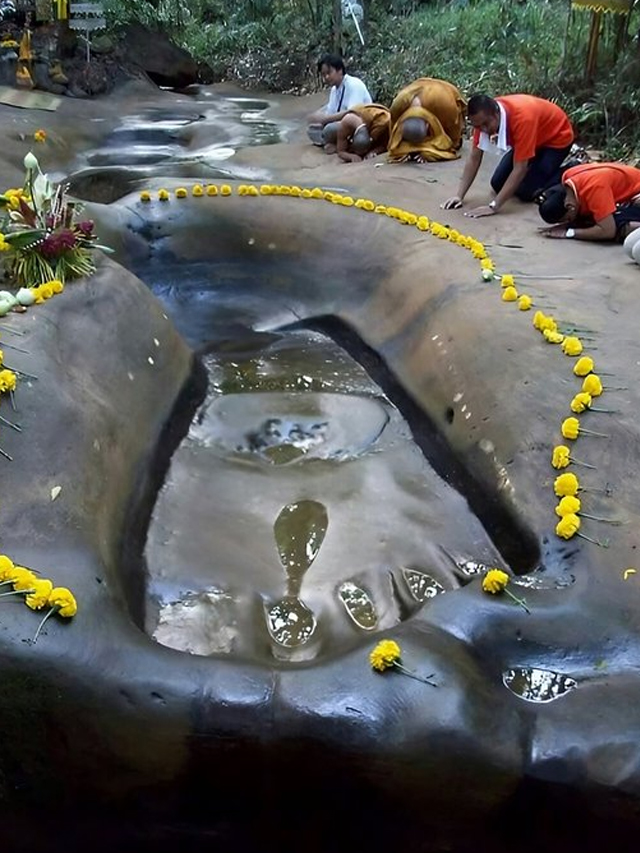 Anjaneyan Foot Prints : ప్రపంచంలో హనుమంతుని పాదముద్రలు