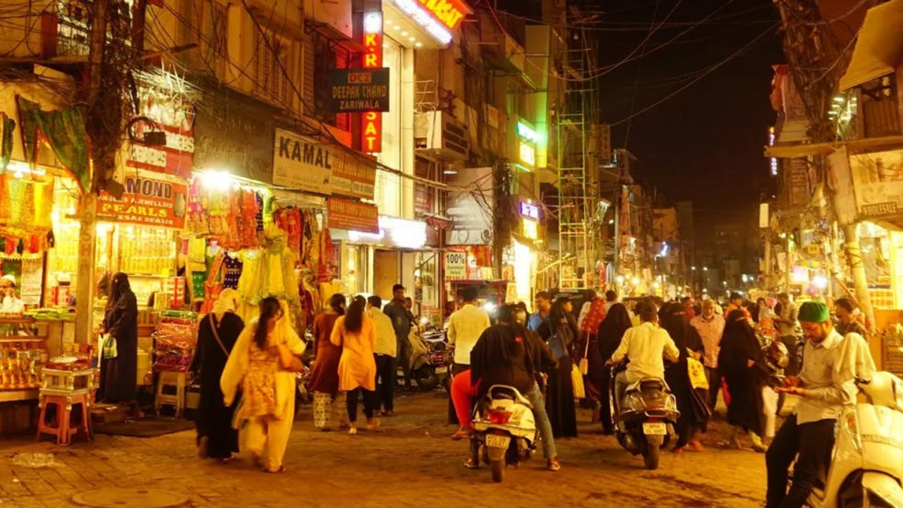Hyderabad Shops Close 10.30 PM: కొత్త నిబంధనలు.. హైదరాబద్ లో రాత్రి పదిన్నరకు షాపులు క్లోజ్!