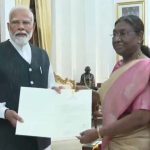 PM Modi: రాష్ట్రపతిని కలిసిన పీఎం మోదీ.. ప్రభుత్వ ఏర్పాటుకు ఆహ్వానించాలని వినతి