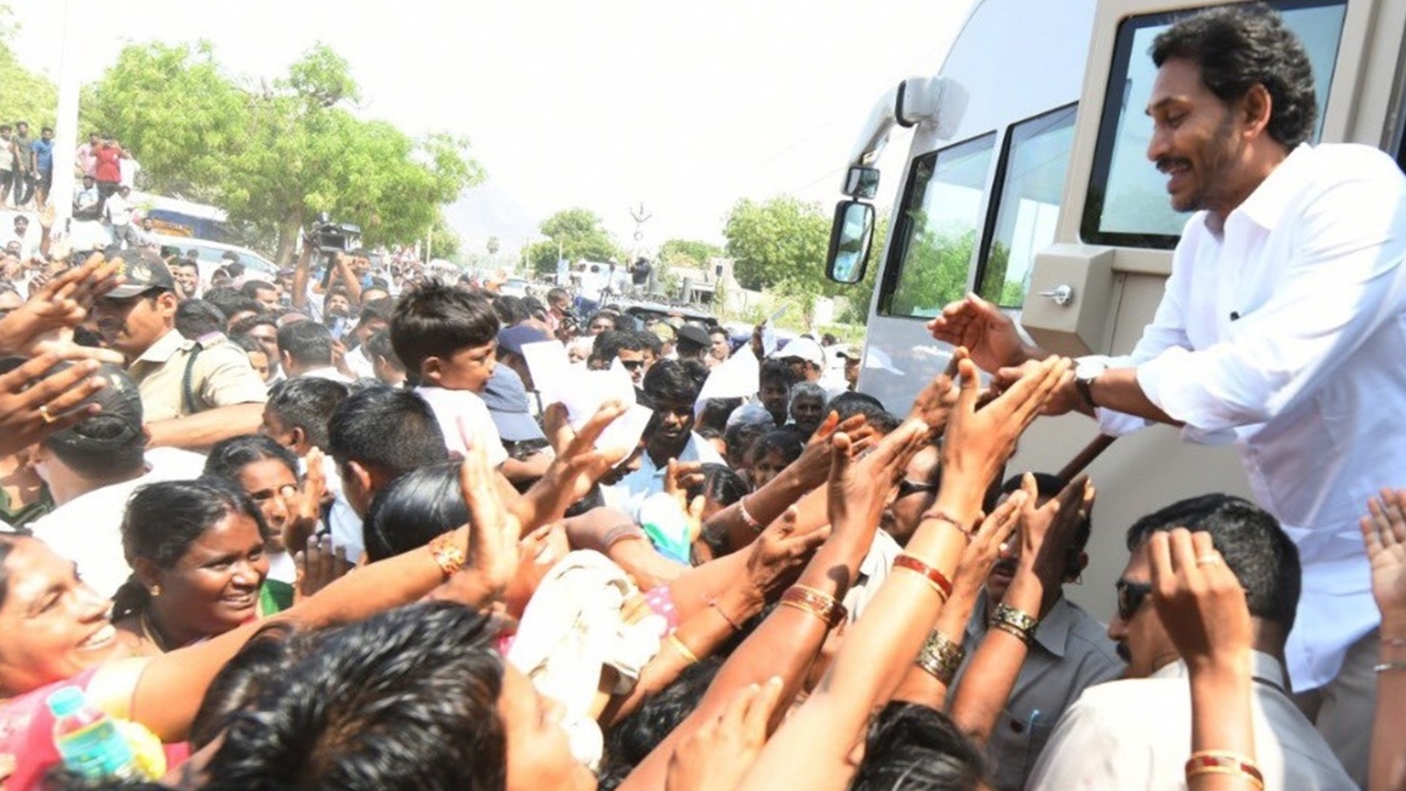YS Jagan: జనంలోకి జగన్.. ఓదార్పు యాత్రకు రెడీ ?