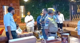 Excise raids pubs: హైదరాబాద్ పబ్ లపై అధికారుల ఆకస్మిక దాడులు..ఆరుగురికి పాజిటివ్