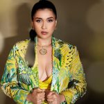 Mannara Chopra: గ్లామర్ డోస్ పెంచిన మన్నారా చోప్రా.. మామూలుగా లేదుగా.
