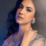Ritu Varma: ట్రెడిషనల్ లుక్‌లోనూ సూపర్ హాట్.. సారీలోనూ హీట్ పెంచుతున్న రీతు వర్మ