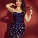Tamannaah Bhatia: బ్లాస్టింగ్ అందాలతో అదరకొడుతున్న.. మిల్కి బ్యూటీ