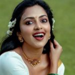 OTT Movie : కోడలిని లొంగదీసుకునే మామ.. డైరెక్టర్ కు దేహశుద్ధి జరిపిన అమలా పాల్ బో*ల్డ్ మూవీ