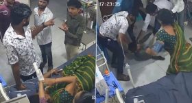 Viral Video: డాక్టర్‌పై చెప్పులతో దాడి.. ఎందుకో తెలిస్తే షాక్ అవుతారు..