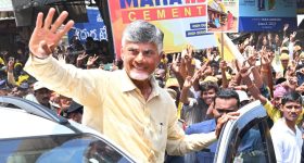 Mobile Addiction : మొబైల్​కు బానిసలయ్యారా? - ఇలా చేస్తే ఇట్టే బయటపడొచ్చు!