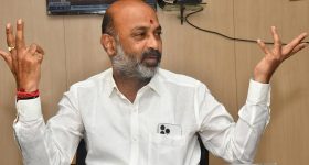 Bandi Sanjay on KTR: కేటీఆర్.. తాటాకు చప్పుళ్లకు భయపడేదు లేదు, నేనూ నోటీసులిస్తా - బండి సంజయ్