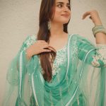Ayesha Khan: ట్రెడీషనల్ లుక్స్‌లో కుర్రకారు మనసు దోచేస్తున్న ఆయేషా ఖాన్..