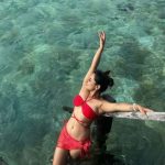 Esther Anil: బికినీలో వెంకటేష్ రీల్ కూతురు.. ఏముందిరా మావా..