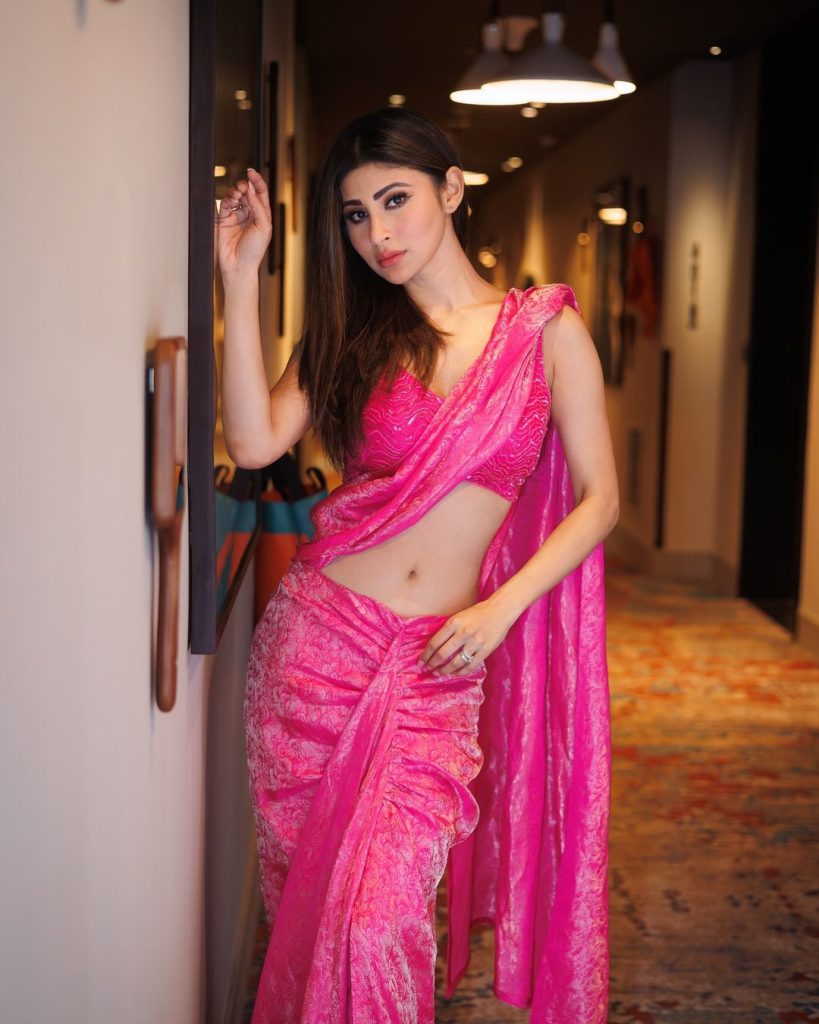 Mouni Roy (credit/instagram)