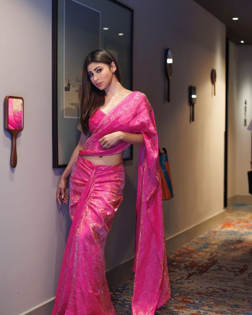 Mouni Roy (credit/instagram)