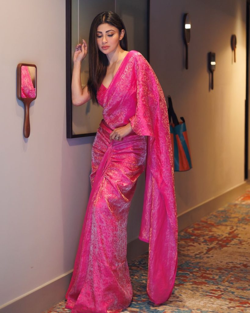 Mouni Roy (credit/instagram)