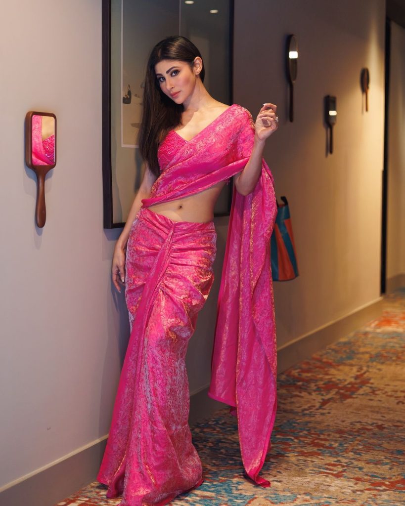 Mouni Roy (credit/instagram)
