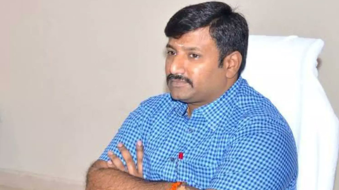 IAS Amoy Kumar: ఐఏఎస్ అధికారి అమోయ్ ‘భూ’లీలలు, మూడు జిల్లాలకు విస్తరణ.. డొంక కదులుతోందా?