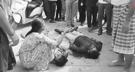 Double murdered:  పురి విప్పిన పాత కక్షలు.. తల్లి-కొడుకులను కత్తితో నరికి
