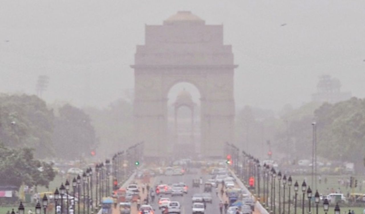 Delhi Air Quality: ఢిల్లీలో దారుణంగా పడిపోయిన గాలి నాణ్యత.. అమల్లోకి స్టేజ్ 4 ఆంక్షలు