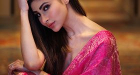 Mouni Roy: ఒంపు సొంపులతో మౌనీ రాయ్
