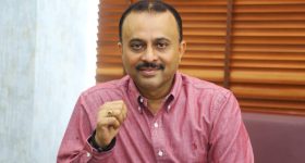 Meenakshi Chaudhary: మీనాక్షి చౌదరి టార్గెట్ అదేనా?