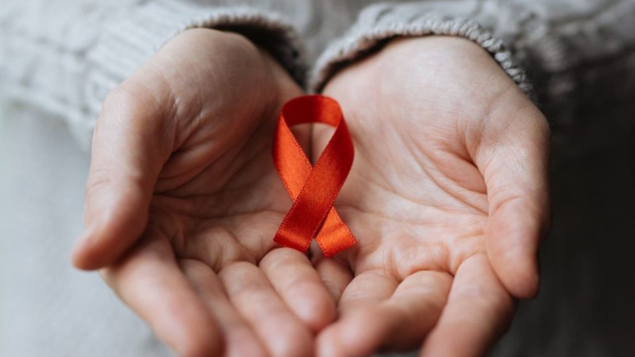 World AIDS day 2024: నేడే ఎయిడ్స్ డే.. హెచ్ఐవీ గురించి ఈ విషయాలు మీకు తెలుసా ?