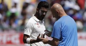 KL Rahul Injured: టీమిండియాకు బిగ్ షాక్... నాలుగో టెస్ట్ కు ఆ ప్లేయర్ దూరం !