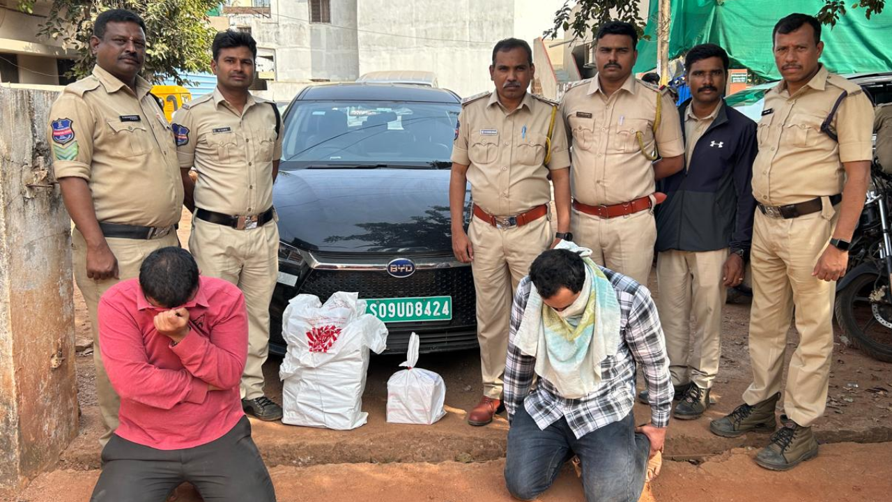 Kamareddy news : ఇది దగ్గు మందు కాదు.. ప్రమాదకర మత్తు పదార్థం. మీ దగ్గర దొరికిందా.. నేరుగా జైలుకే..