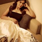 Amritha Aiyer: బ్లాక్ అండ్ వైట్ డ్రెస్సులో అమృత.. జ్ఞాపకాలతో బిజీ