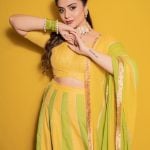 Sreemukhi: లెహెంగాలో శ్రీముఖి హొయలు.. ఈ ముద్దుగుమ్మ అందం వర్ణించతరమా!