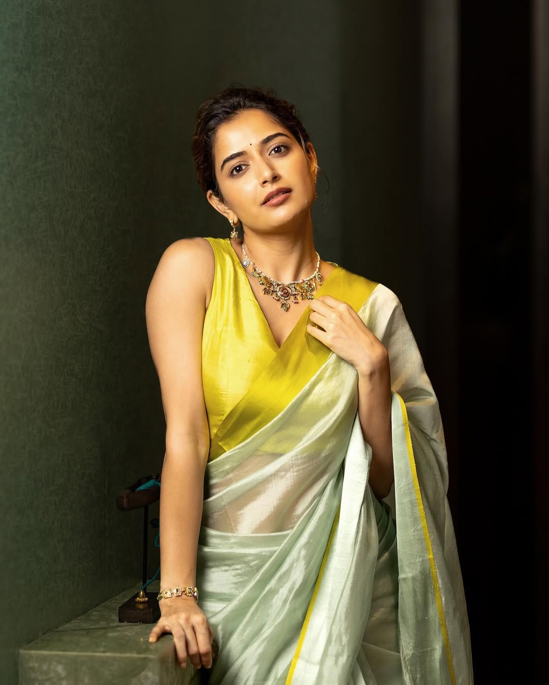 Ashika Ranganath Photo Gallery