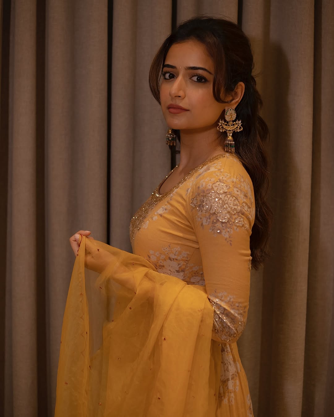 Ashika Ranganath Photo Gallery