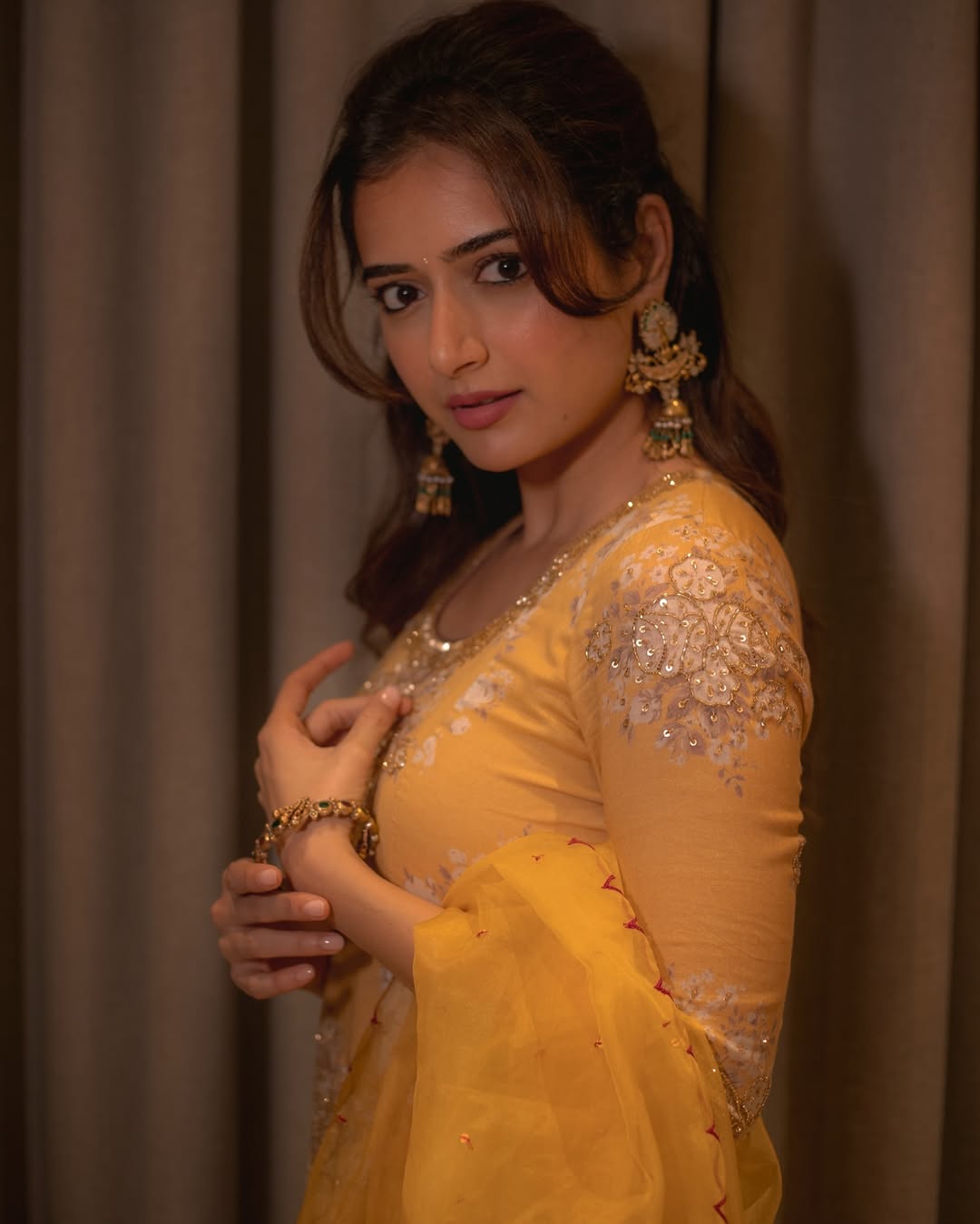 Ashika Ranganath Photo Gallery