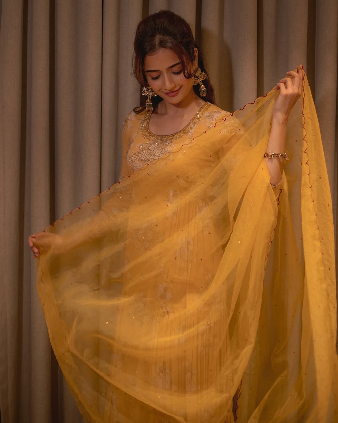 Ashika Ranganath Photo Gallery