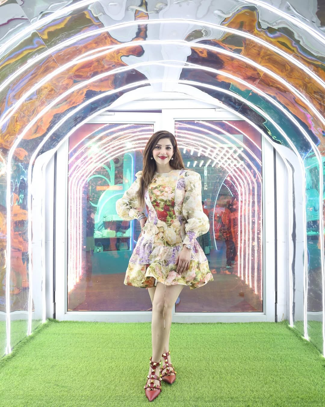 Mehreen Pirzada photo gallery