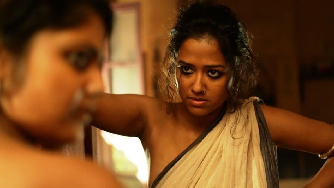 OTT Movie : ఆ ఇంటికి వచ్చిన ప్రతి అమ్మాయితో రాజుగారి రాసలీలలు… వేశ్యని ప్రేమించి మోసం చేసే పండితుడు