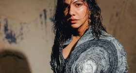 Madonna Sebastian: వెరైటీ డ్రెస్‌లో నాని హీరోయిన్.. ఫోజులు కూడా వెరైటీగానే.!
