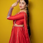 Sreemukhi: అందాల రాముల‌మ్మ‌.. రెడ్ కలర్‌లో అద‌ర‌హో అనిపిస్తున్న శ్రీముఖి