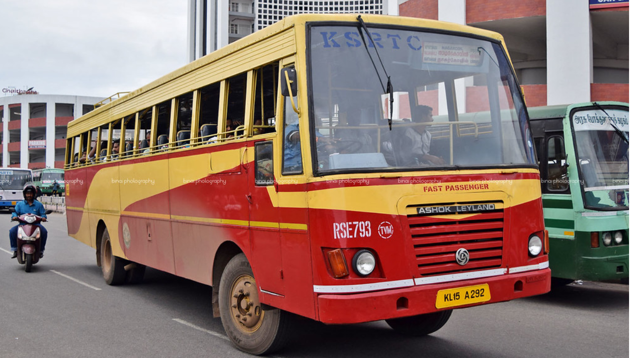 Road Accident : దారుణం.. బస్సులోంచి తల బయటపెట్టిన మహిళ.. ఆపై!