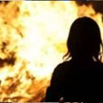 Wife Immolate Husband : నిద్రపోతున్న భర్తకు నిప్పంటించిన భార్య.. ఆత్మహత్య అంటూ ప్రచారం.. ఎలా తెలిసిందంటే?