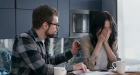 Relationships tips: మీరు చేసే ఈ పనులు మీ భార్య ఇష్టపడకపోవచ్చు, వెంటనే మార్చుకోండి