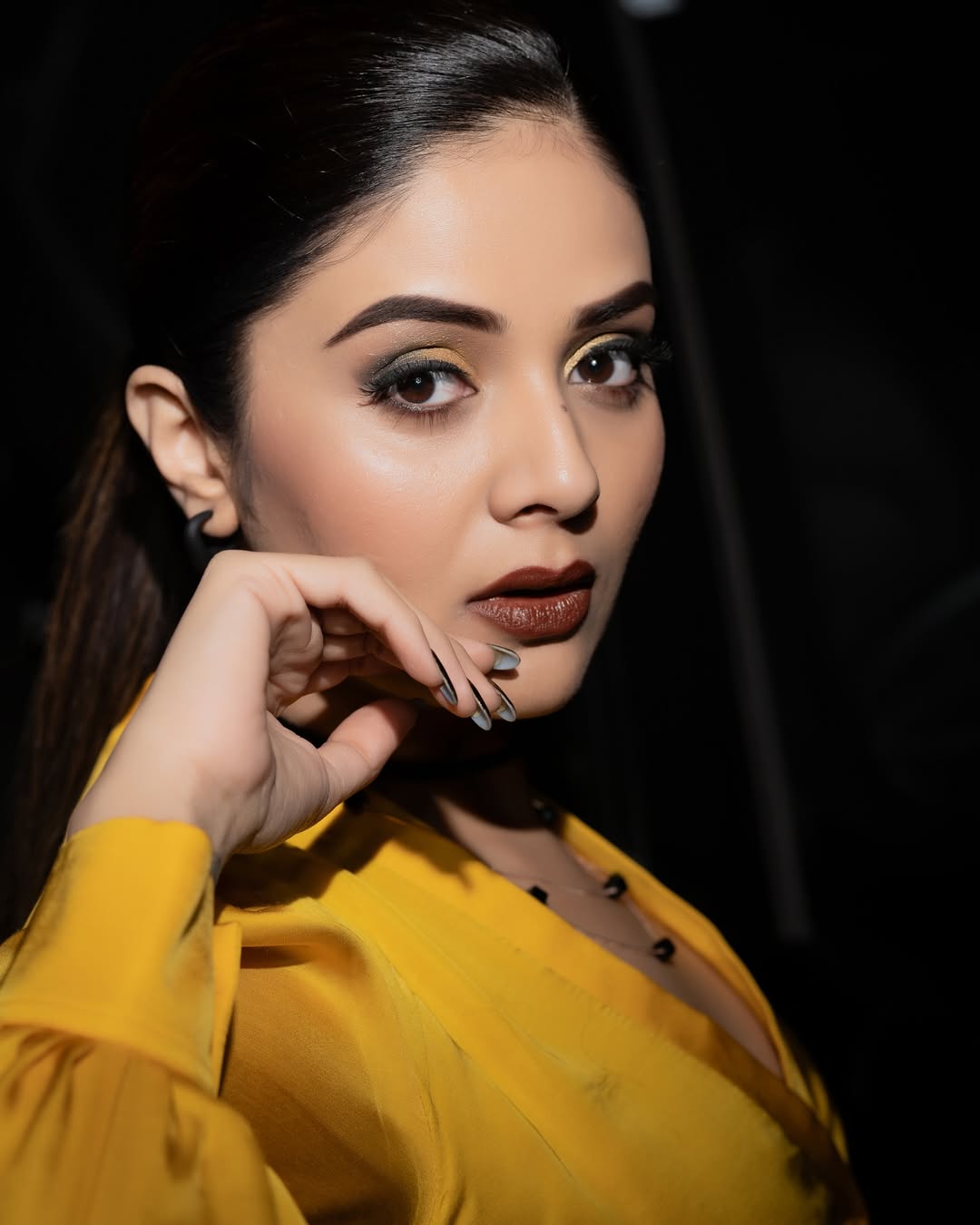 Sreemukhi Photo Gallery