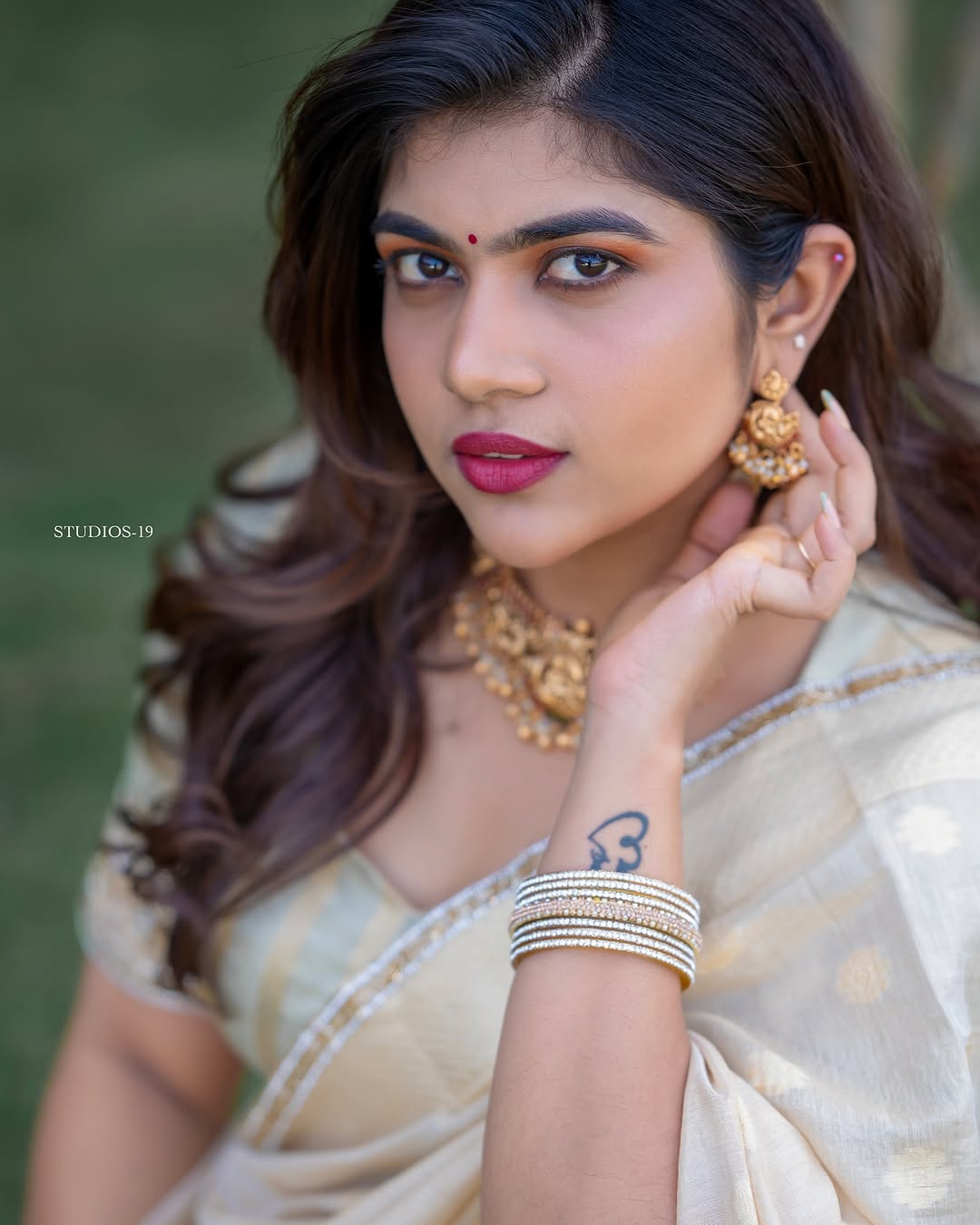Actress Rithu Chowdary Photo gallery