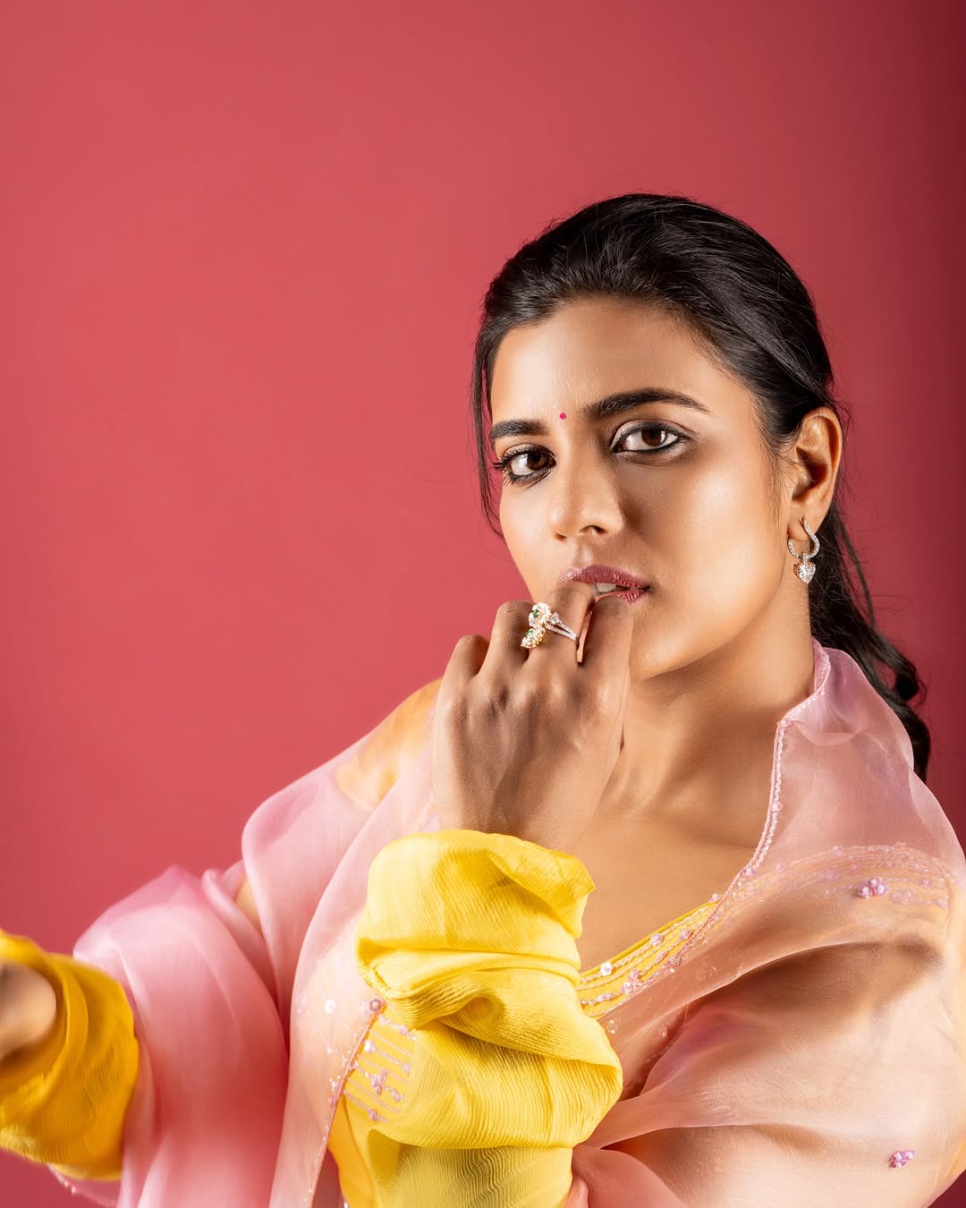 Aishwarya Rajesh Photo Gallery