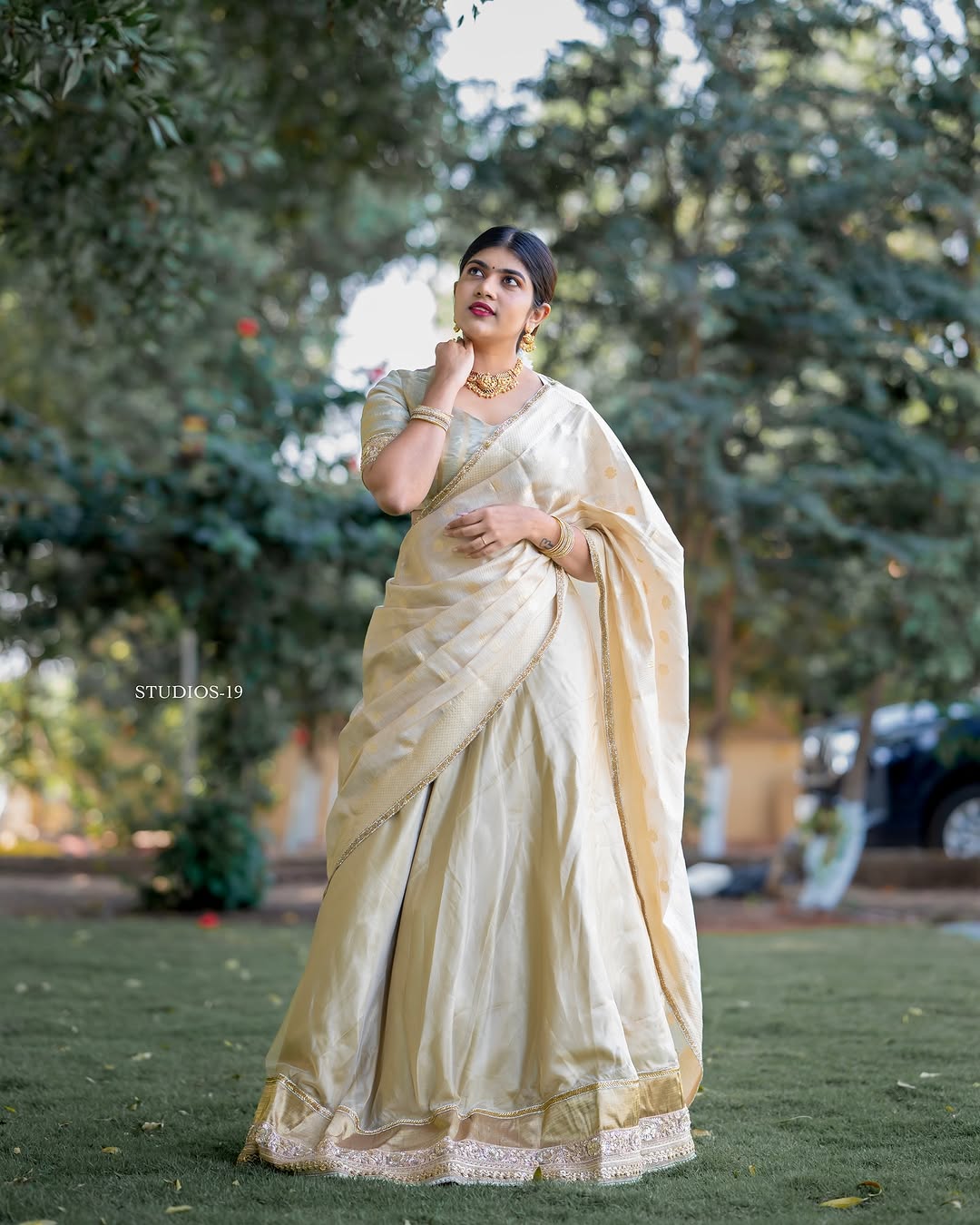 Actress Rithu Chowdary Photo gallery