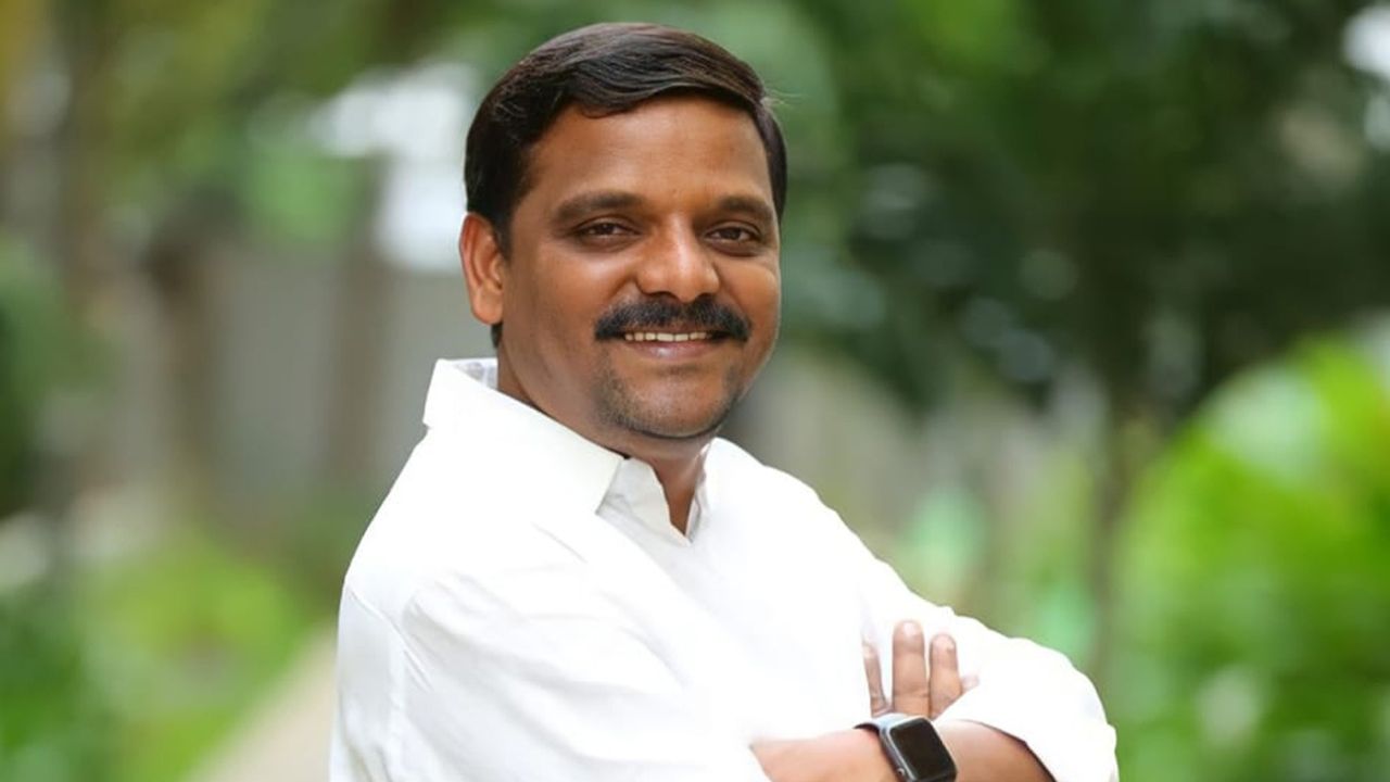 Theenmar Mallanna: ఎమ్మెల్సీ తీన్మార్ మల్లన్నకు షాకాజ్ నోటీసులు